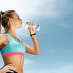 آیا مصرف بیشتر آب به کاهش کالری دریافتی کمک میکند؟